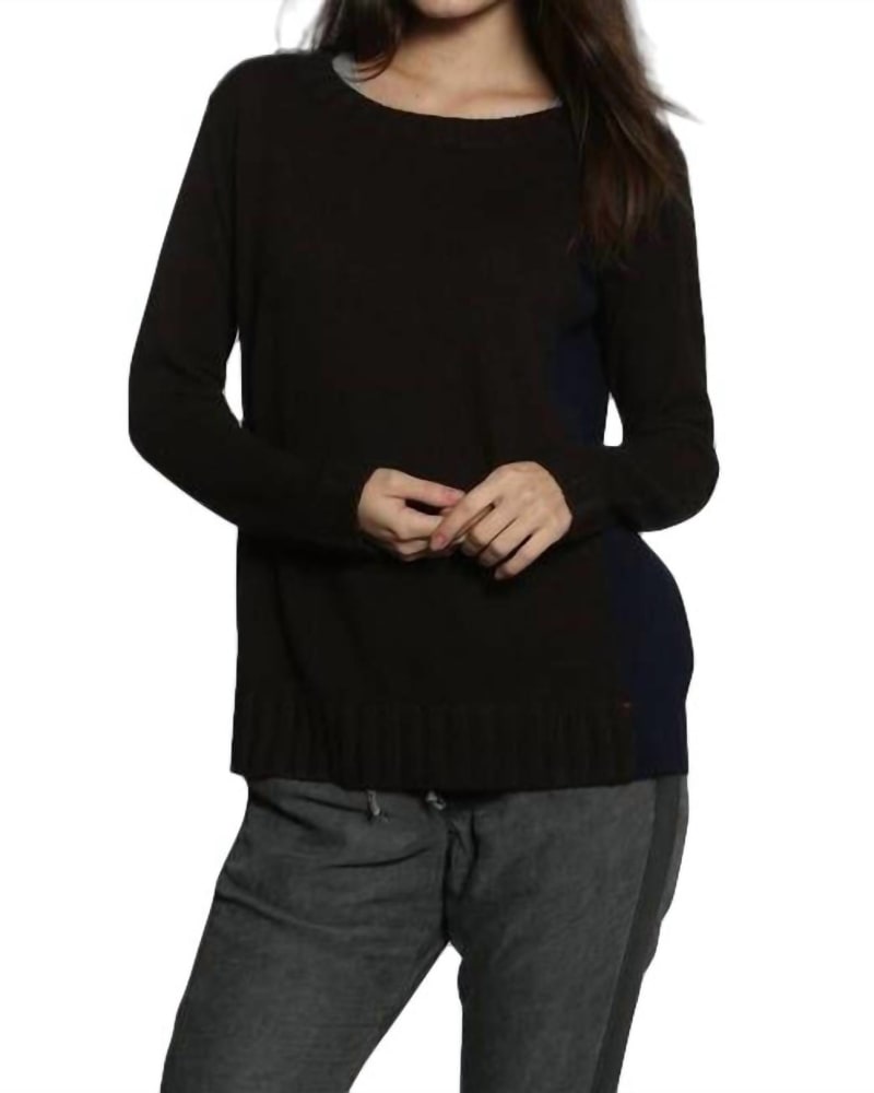 Front of a model wearing a size Large Chunky Rib Tunic in Brown/Navy in Brown/Navy by LABEL+thread. | dia_product_style_image_id:334915